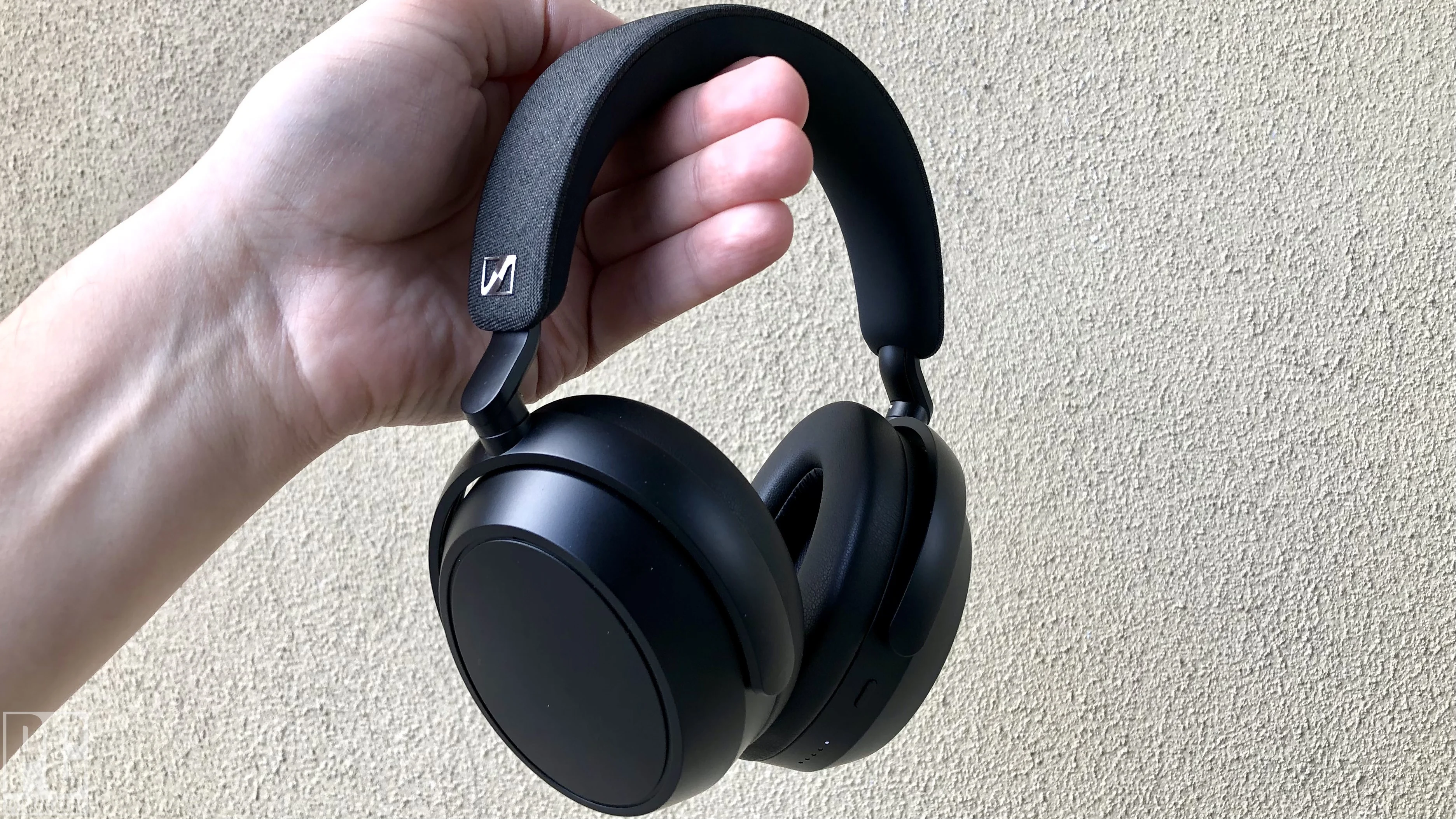 Sennheiser Momentum 4 - Kafanızın içini Klein'a çeviren kulaklık