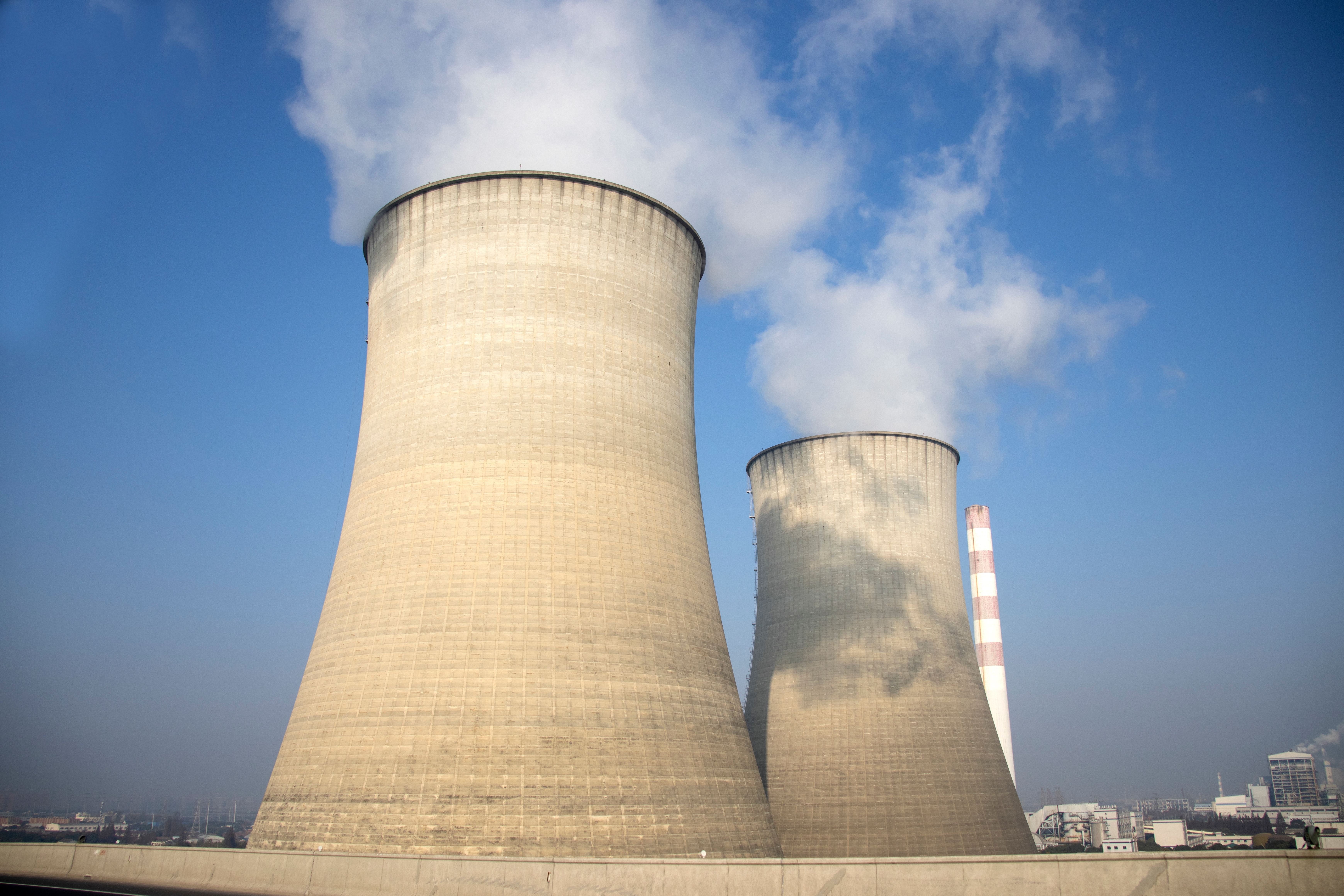 Supporting a nuclear and thermal power department in adopting and managing a self-service data visualisation tool