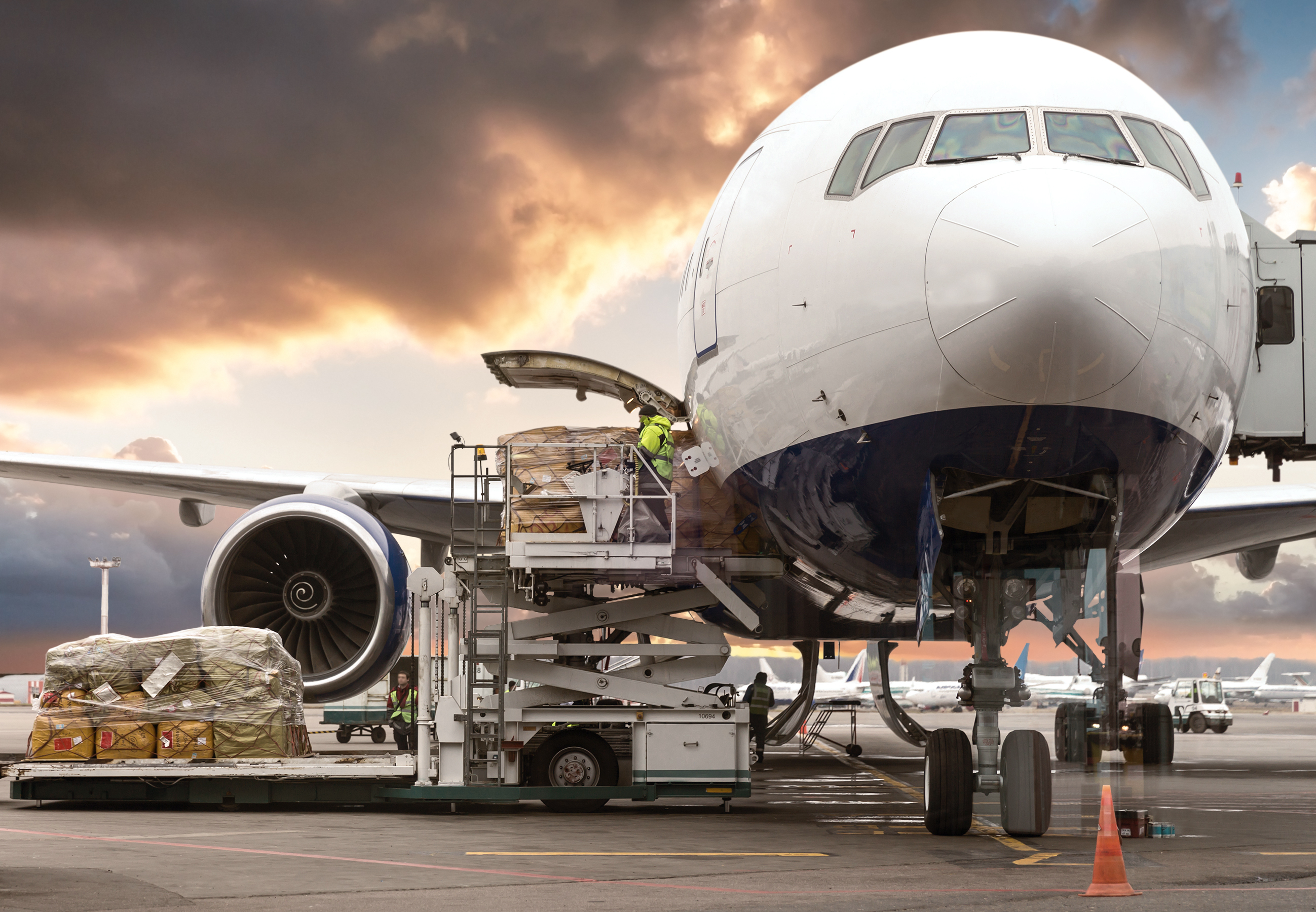 Optimize airplane cargo loading and improve shipment efficiency by leveraging advanced analytics