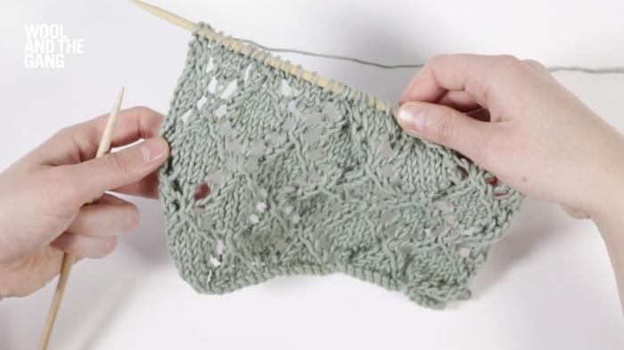 How to Knit: Knitting flat with circular needles 