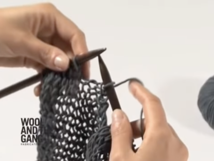 How to Knit: Knitting flat with circular needles 