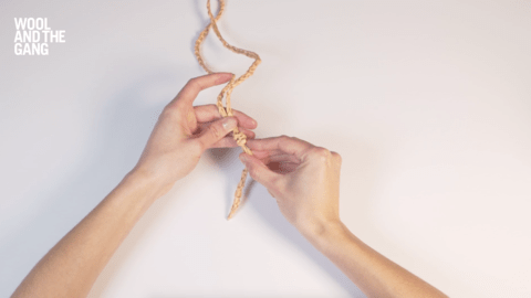 How to make a overhand knot with Ra-Ra Raffia - step-4