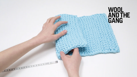 How to seam knitting with straight stitch - step 2