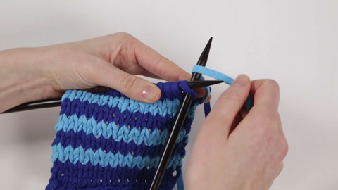 How To Knit: Working with Stripes - Step 2