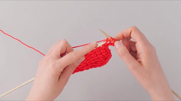 how to- knit mosaic slip stitch - step 4