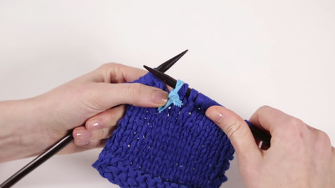 How to Use Yarn Markers When Knitting - Step 3