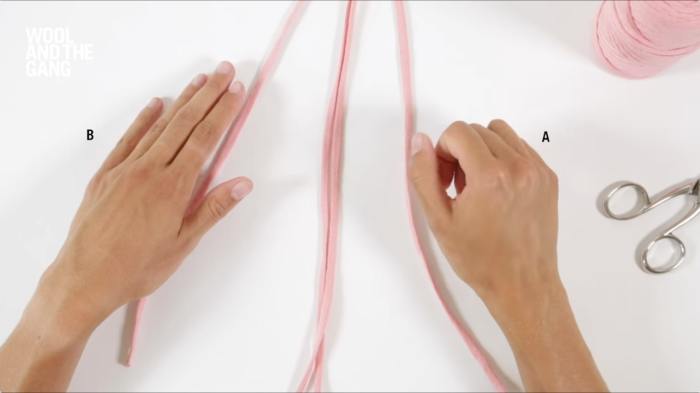 How To Do A Square Knot - Step 1