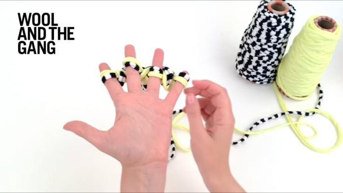 How to finger knit - step 4