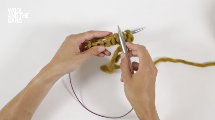 How-to-knit-flat-with-circular-needles-step-5