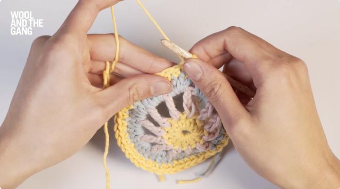 How to Crochet A Granny Square - Step 5