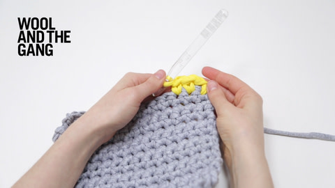 How-to-change-colour-in-crochet-step-4