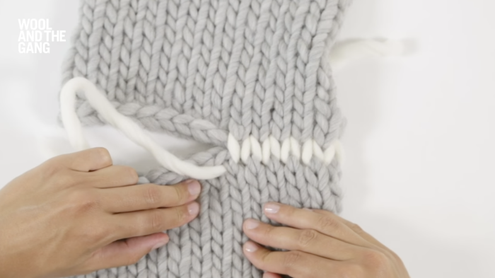 How-to-knit-horizontal-invisible-seam-step-6