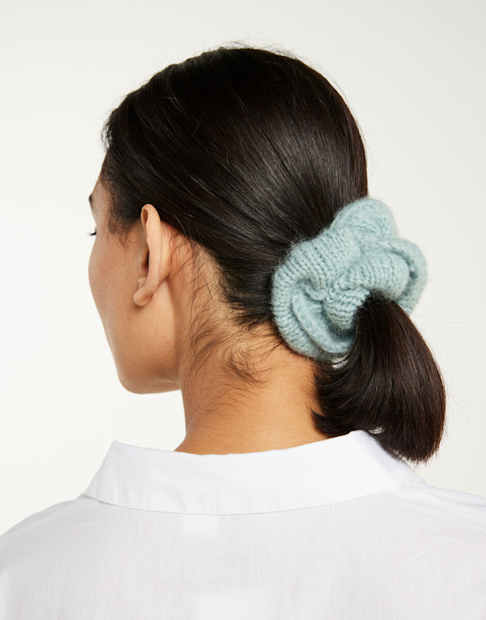 FGY-Scrunchie Duck-Egg-Blue 07 INDEX