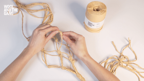 How to make a overhand knot with Ra-Ra Raffia - step-1