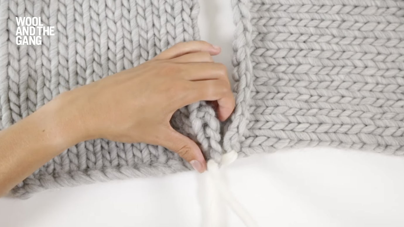 How to: knit a perpendicular invisible seam - Step 11