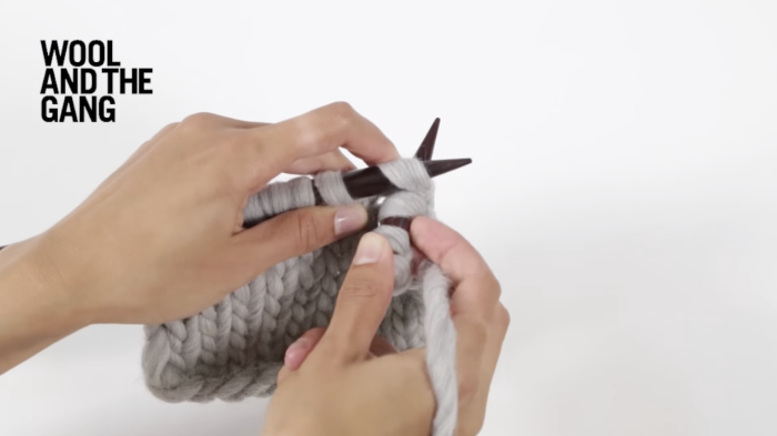 How-to-knit-a-right-leaning-decrease-step