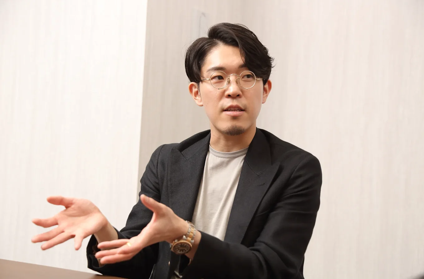 対談中の安斎さん