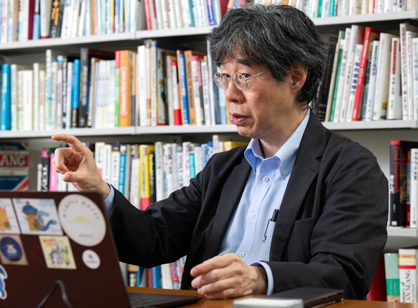 インタビューに応える山口氏