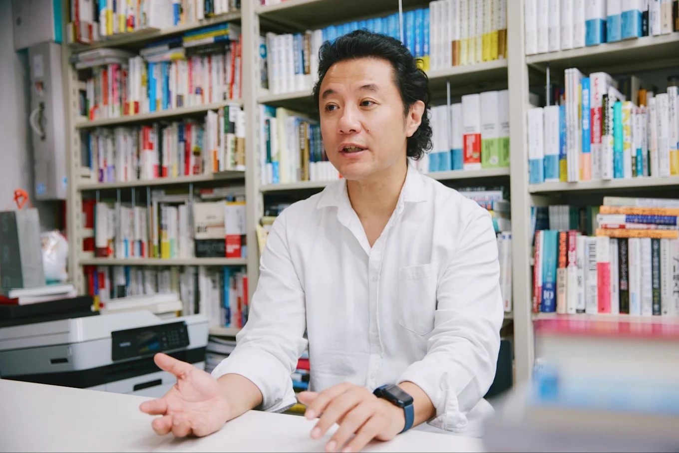 入山 章栄氏