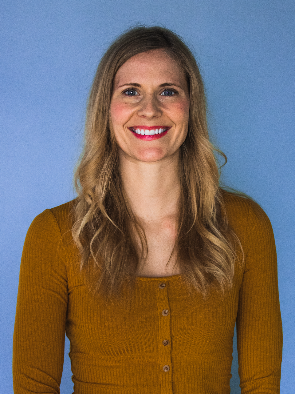 Headshot of Ali Crandall