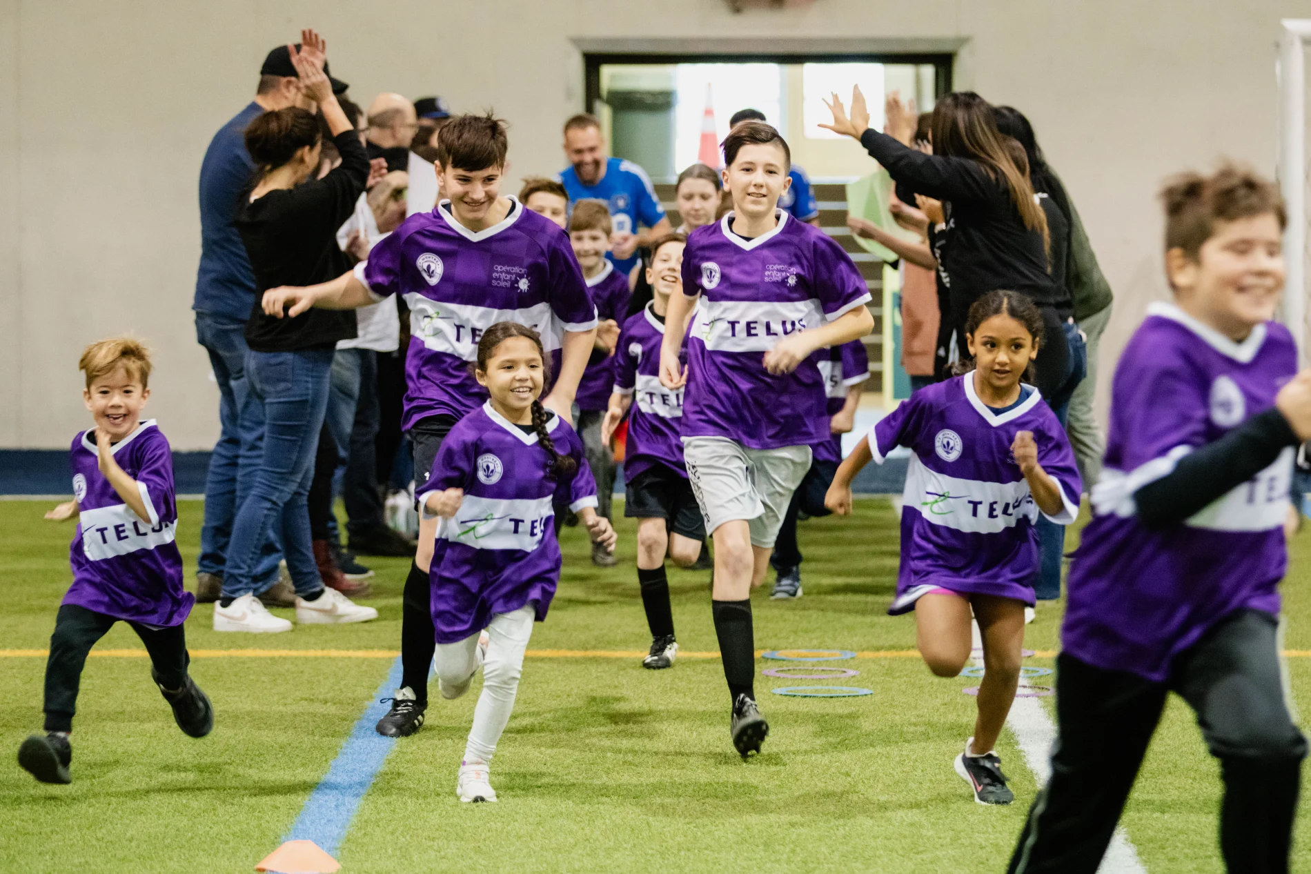 Enfants ayant bénéficiés de cette journée avec les joueurs du CF Montréal.