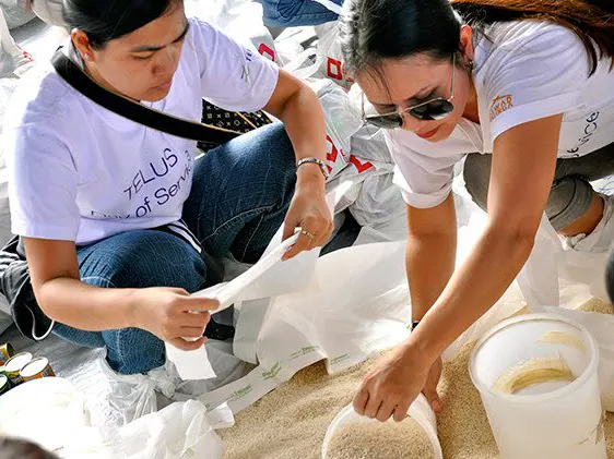 TELUS team member volunteers at work