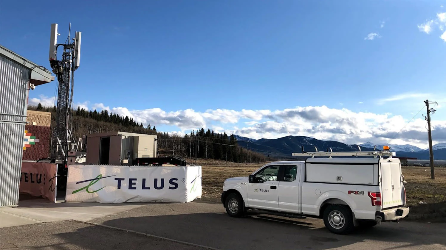 Working with community officials, TELUS was given the green light to set up the COW at the Chief Jacob Bearspaw School, overlooking Eden Valley.