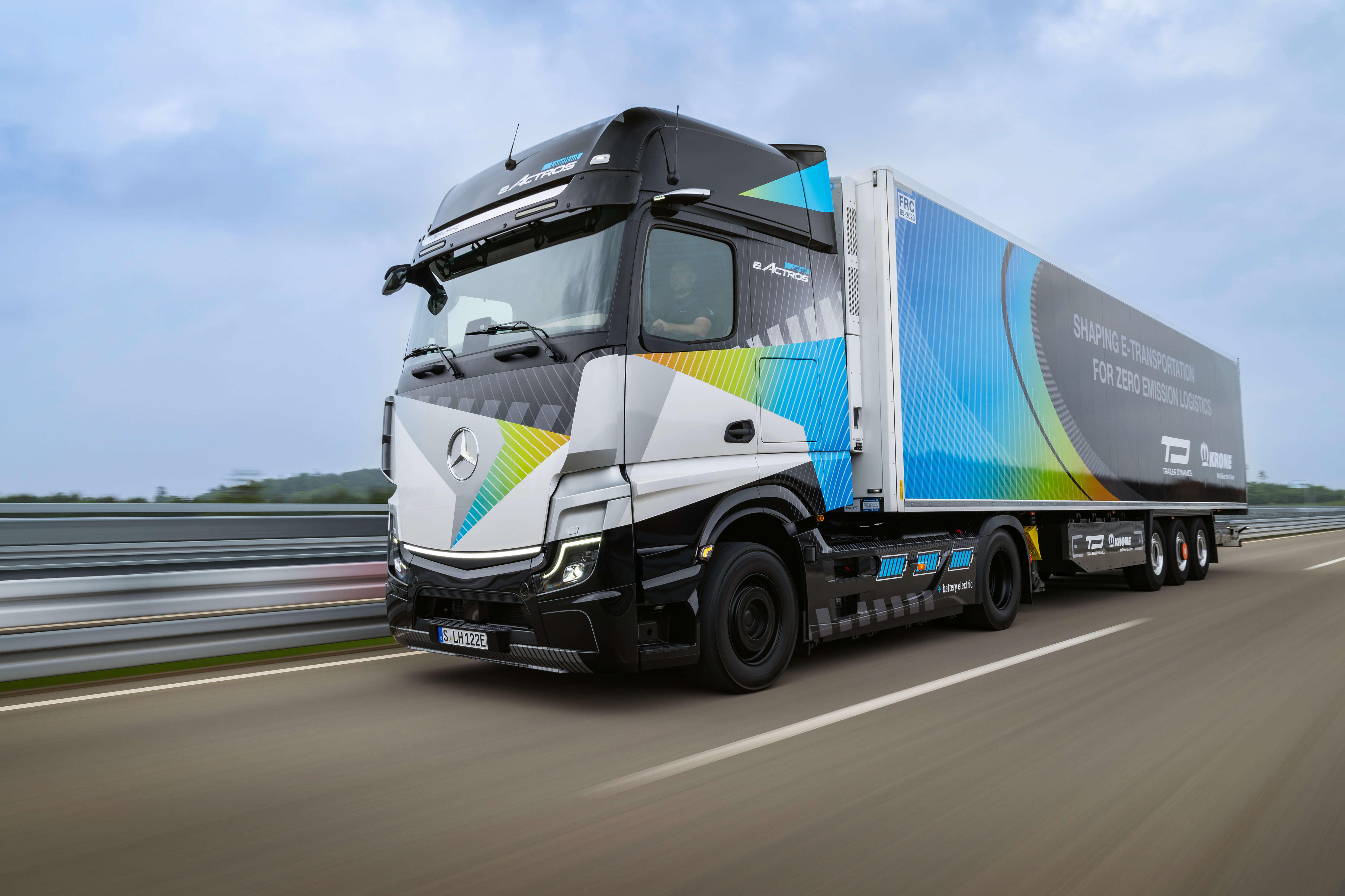 Daimler Truck Memperkenalkan Heavy Battery-Electric Truck eActros LongHaul