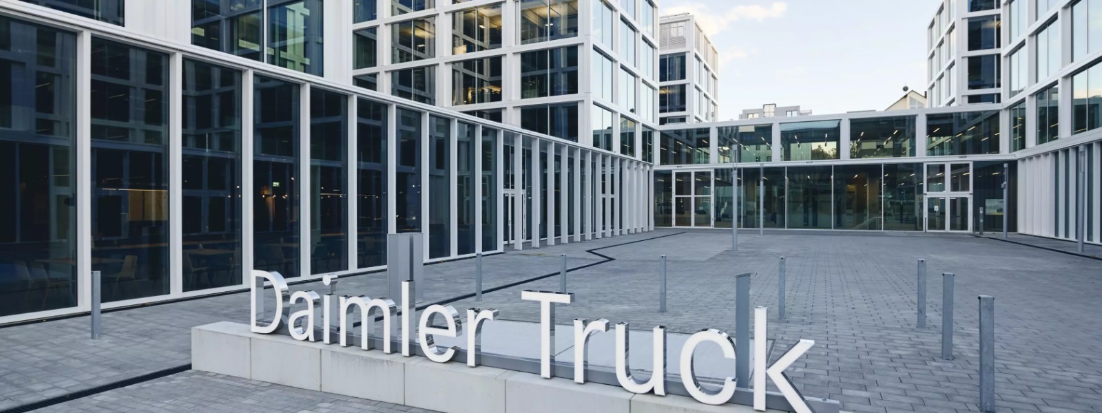 Penjualan Daimler Truck Global Meningkat di Kuartal Pertama 2023