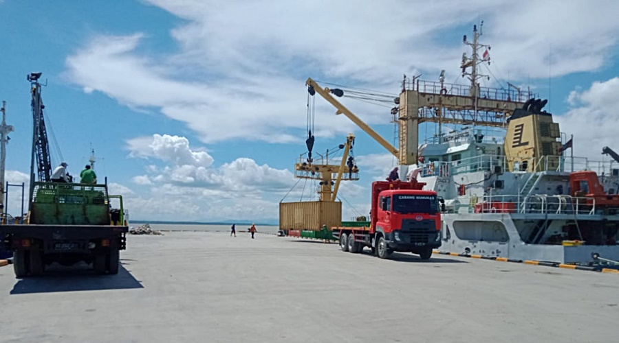 Menekan Biaya Logistik, Menhub Minta Pengelolaan Bongkar Muat Pelabuhan Secara Profesional