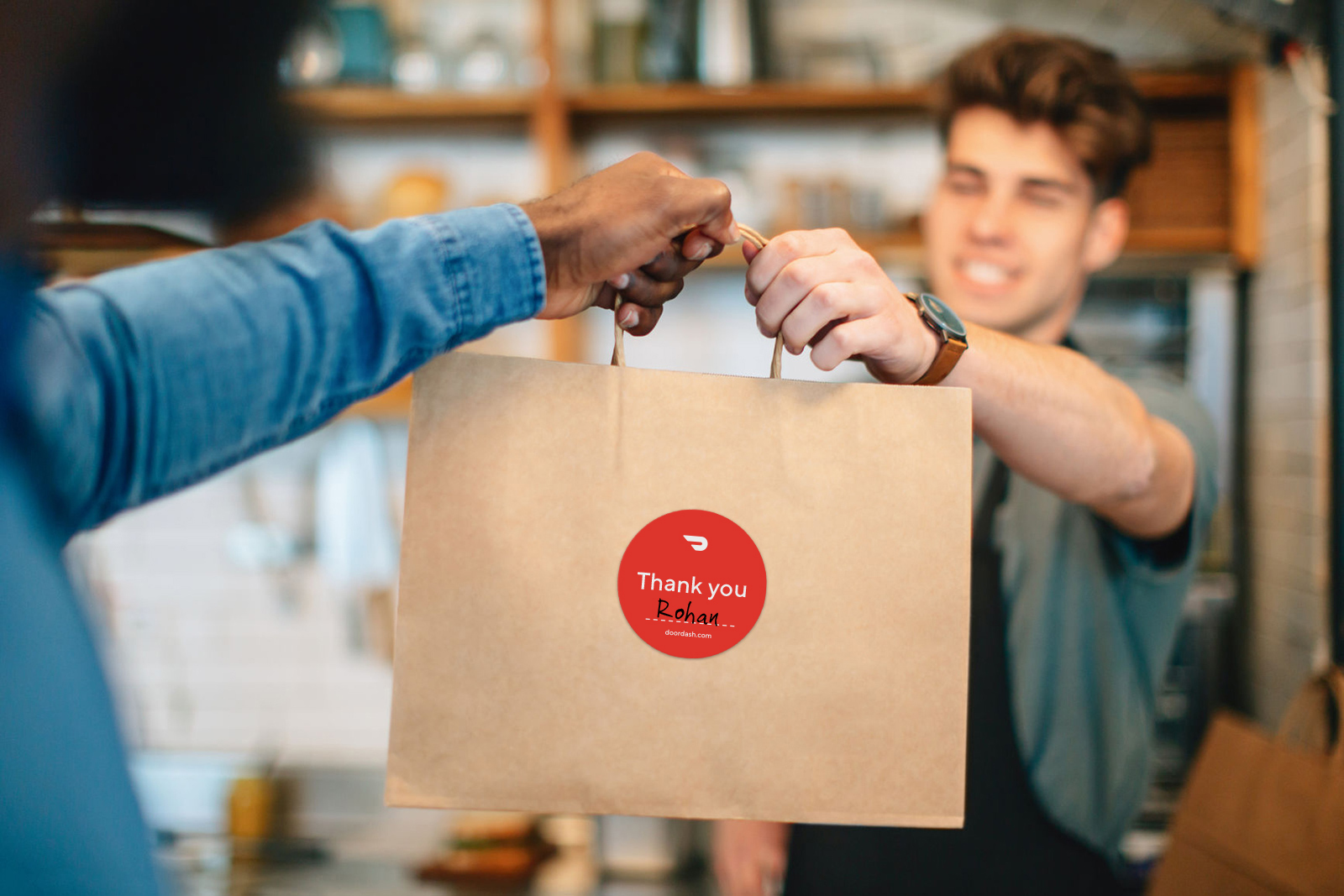 Dasher_Merchant_bag_handoff.jpg