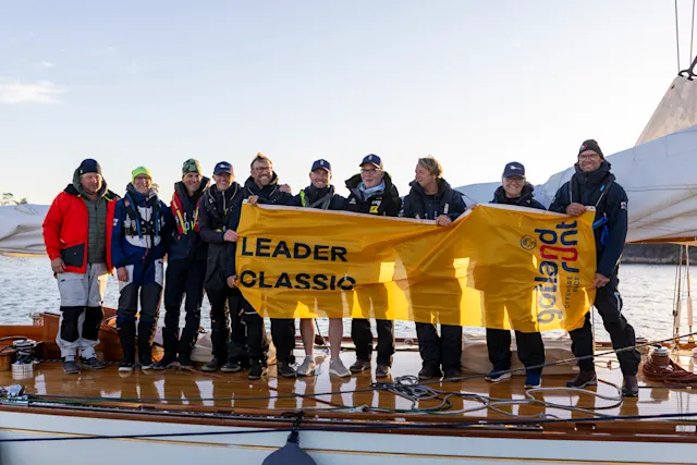 260630 Crew of Princess Svanevit, Line Honors
