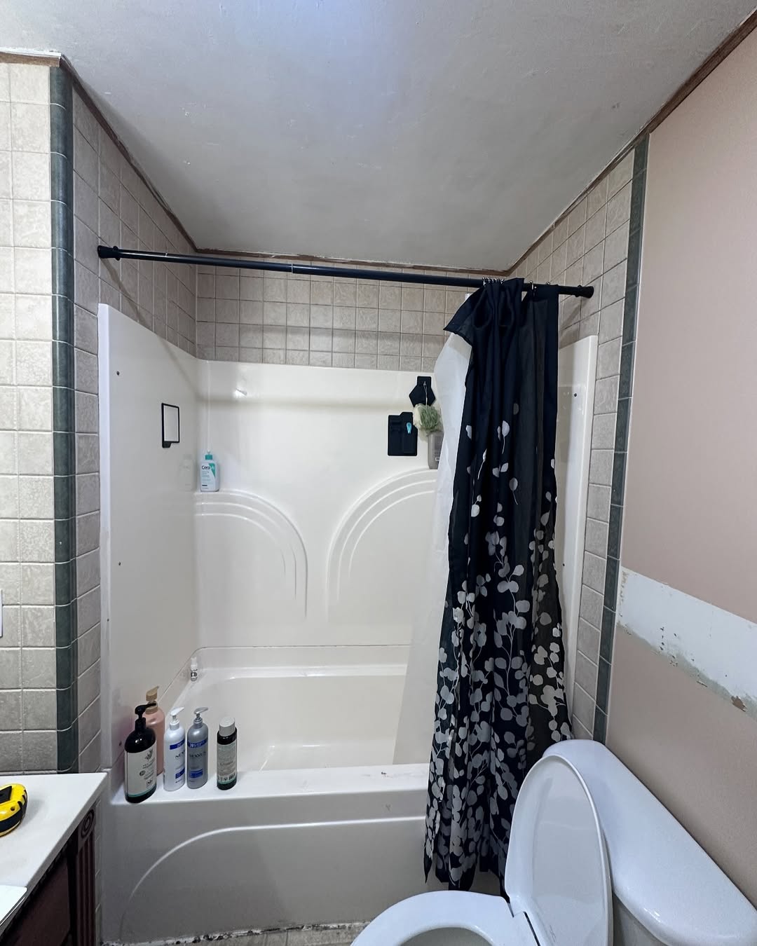Outdated bathroom before remodeling in Springfield, MO