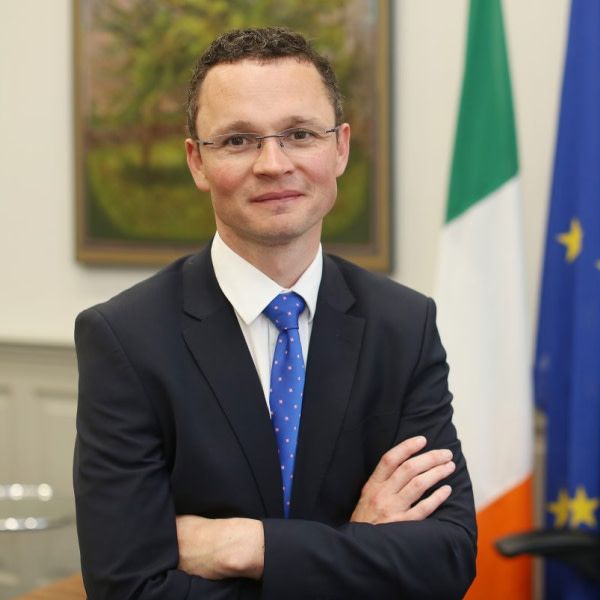 Portrait von Irlands Kulturminister Patrick O’Donovan