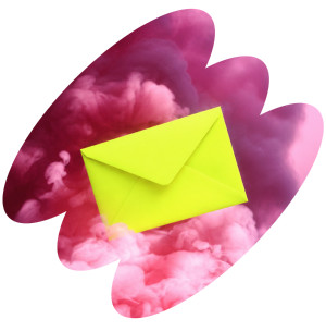 Grafik zeigt ein gelbes Kuvert vor einem pinkfarbenen Wolkenhimmel.