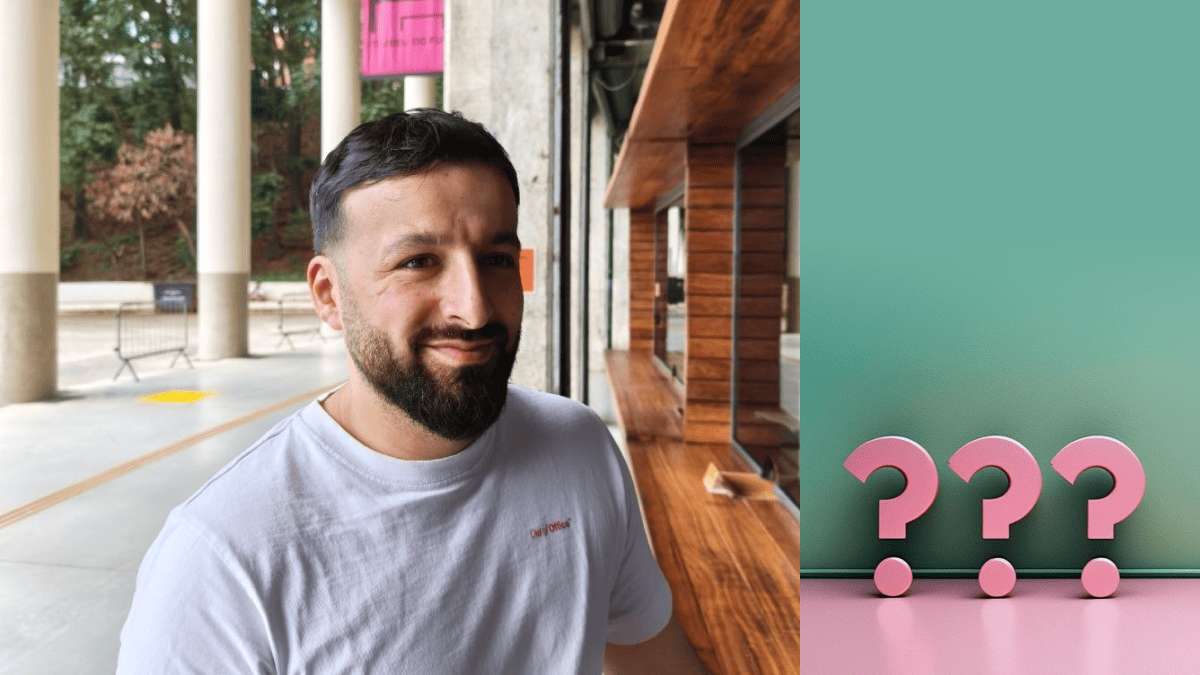 links ist ein Mann zu sehen, der in die Kamera lächelt, rechts sind drei Fragezeichen