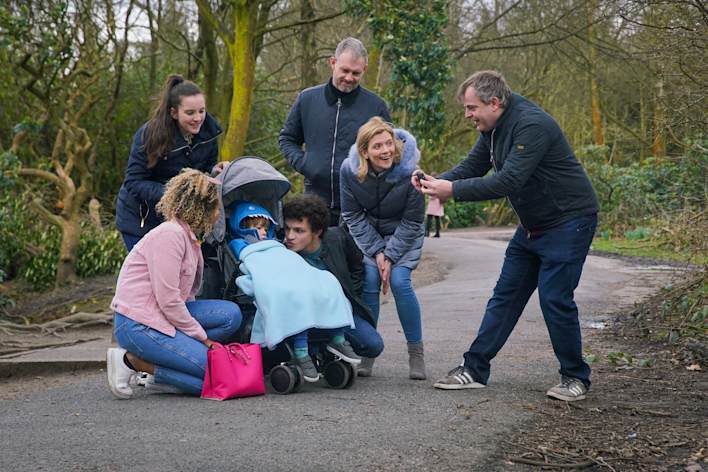 Leanne, Steve, Nick, Oliver, Emma, Amy and Simon - Coronation Street - ITV