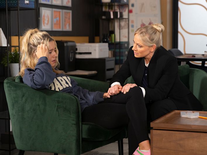 BETSY - LISA - CORONATION STREET - ITV