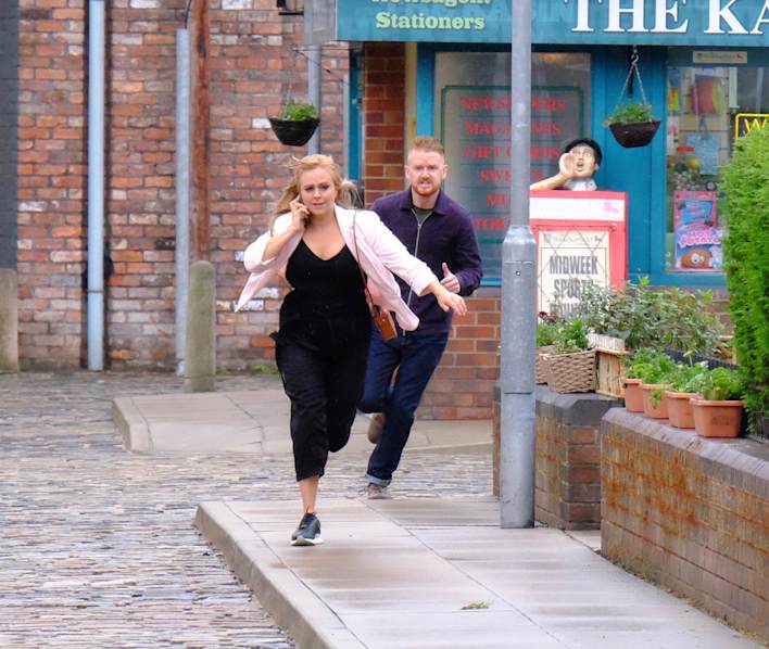 Sarah and Gary - Coronation Street - ITV