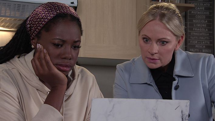 DEE-DEE - LISA - CORONATION STREET - ITV