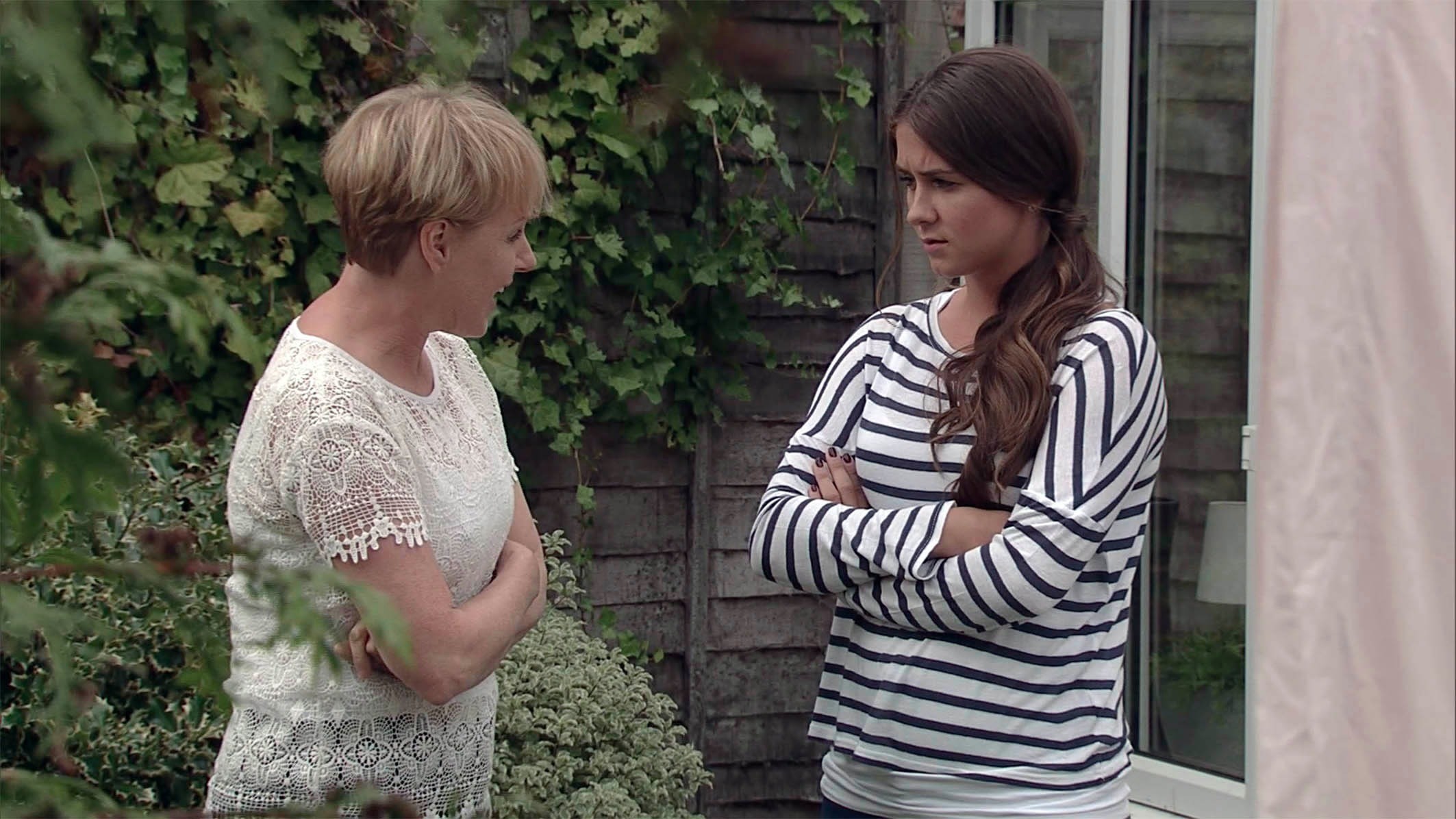 First Pics Is Sally's secret out?! Coronation Street