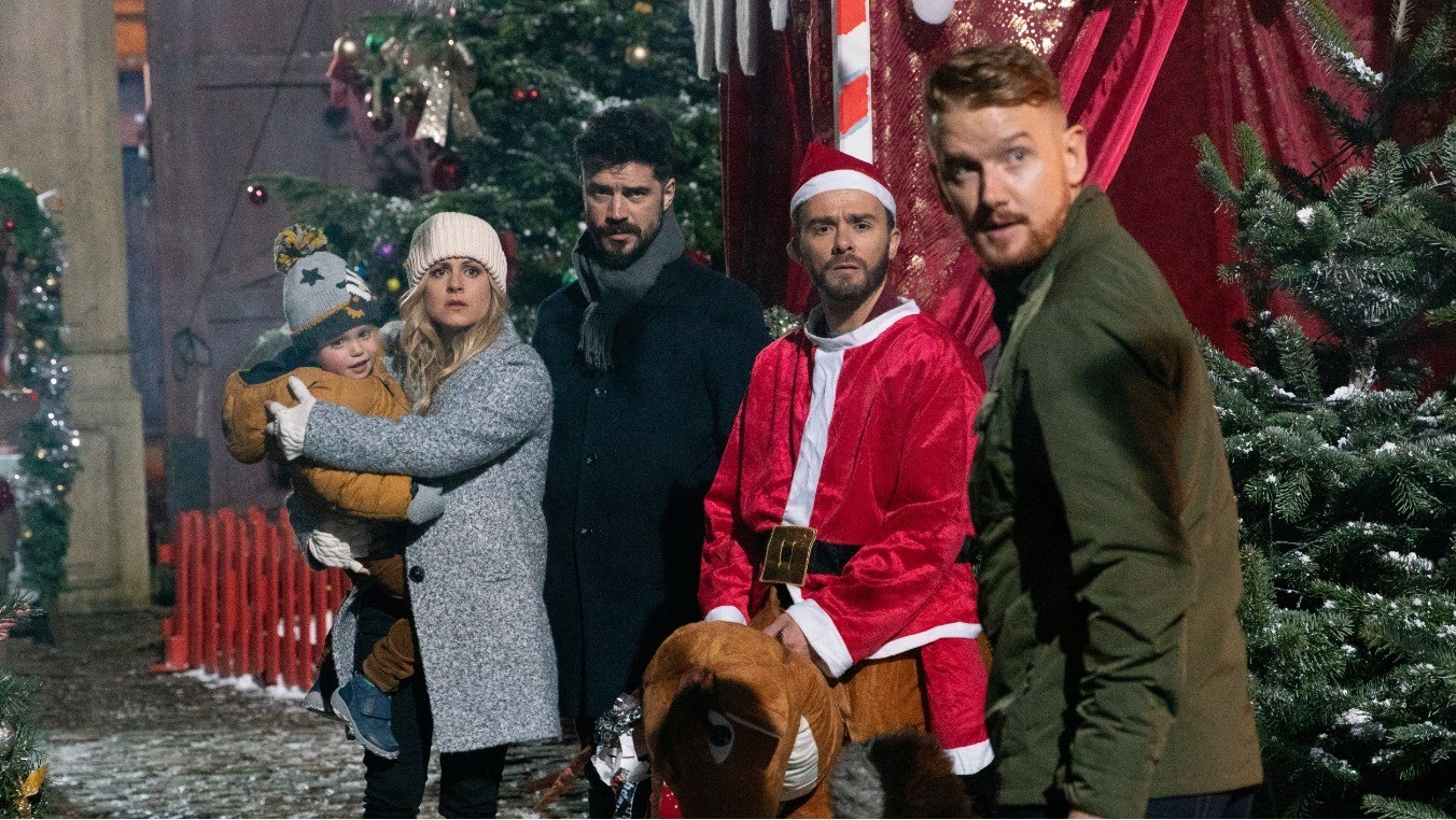 Preview Pictures Christmas On The Cobbles Coronation Street