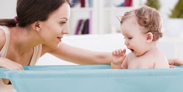 Babybaden – Wann, wie oft, wo und wie?