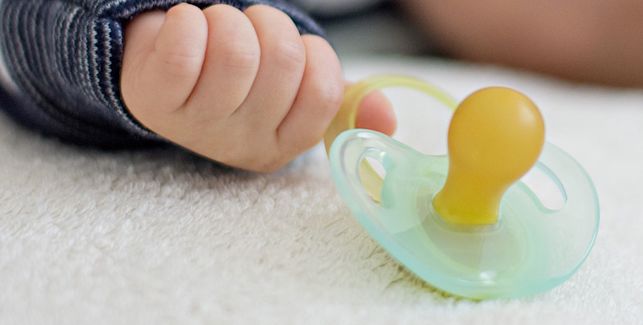 8 Astuces Pour Aider Votre Enfant A Arreter La Tetine Ou Le Pouce Lillydoo Magazine 8 Astuces Pour Aider Votre Enfant A Arreter La Tetine Ou Le Pouce Lillydoo Magazine