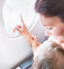 Prendre l’avion avec un bébé : le guide pratique