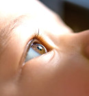 Quando si definisce il colore degli occhi dei neonati?