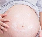 5 astuces contre les vergetures de grossesse