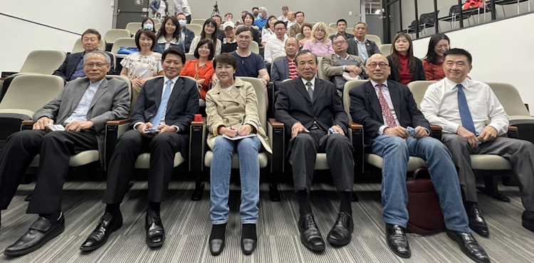 華夏新聞傳媒網上線 黃珊珊發表專題演講