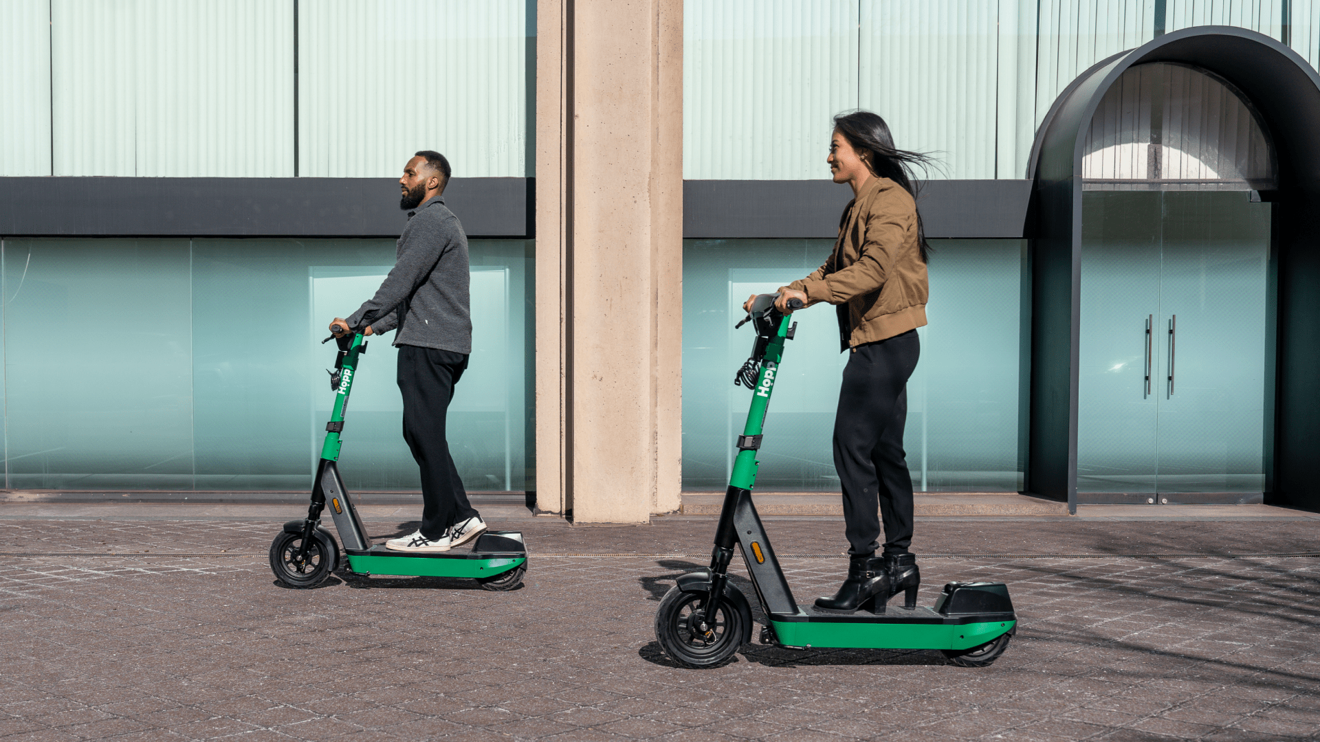 How to ride an electric scooter — best tips and tricks