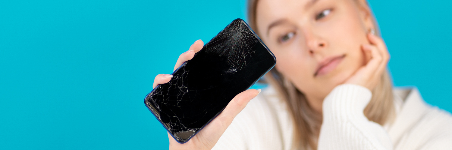 Voiko / tarvitseeko suojakotelon kanssa käyttää panssarilasia?